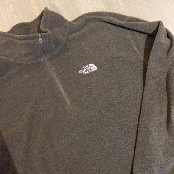 The North Face Fleece Pullover - Picture 2 of 6